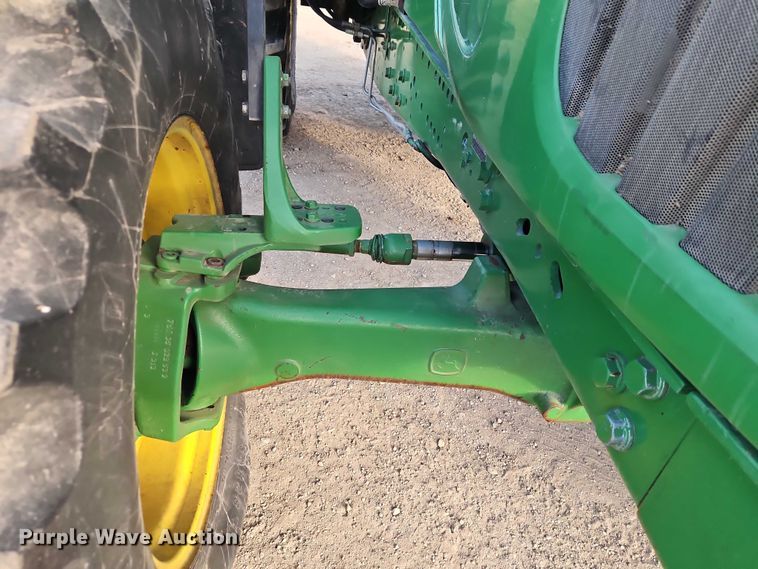 image for item EO4887 2006 John Deere 7220 MFWD tractor