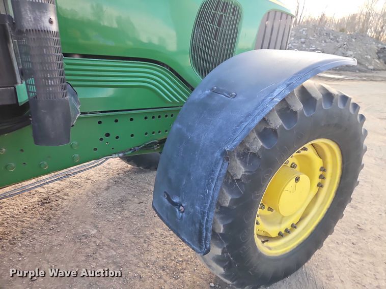 image for item EO4887 2006 John Deere 7220 MFWD tractor