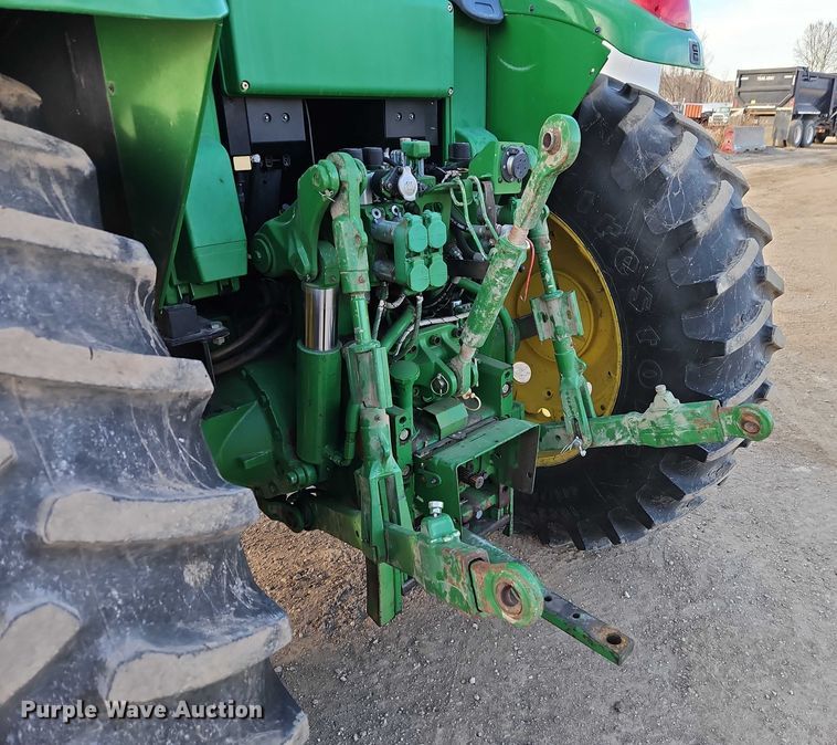 image for item EO4887 2006 John Deere 7220 MFWD tractor