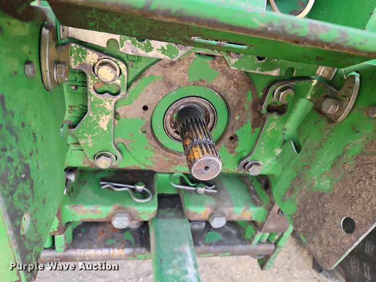 image for item EO4887 2006 John Deere 7220 MFWD tractor