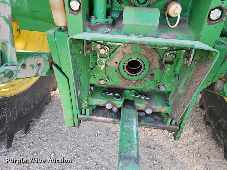 image for item EO4887 2006 John Deere 7220 MFWD tractor