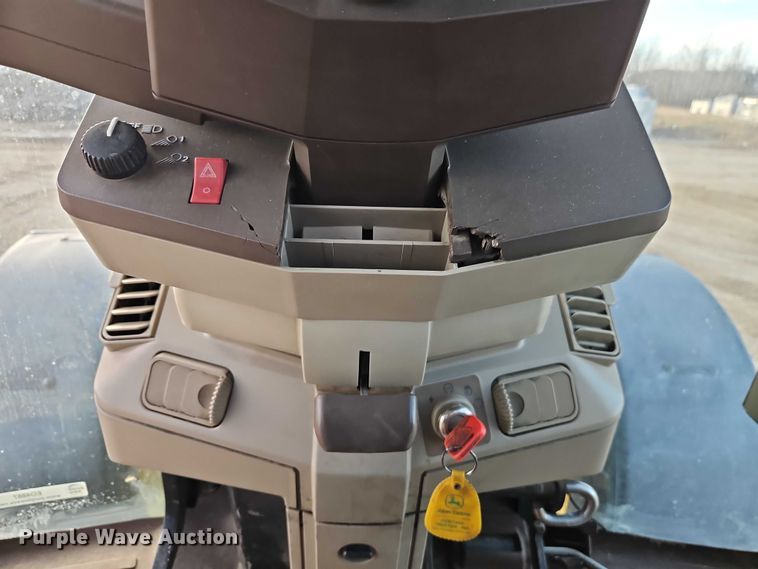 image for item EO4887 2006 John Deere 7220 MFWD tractor