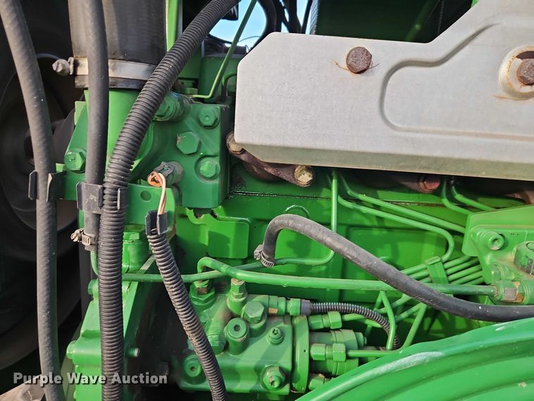 image for item EO4887 2006 John Deere 7220 MFWD tractor