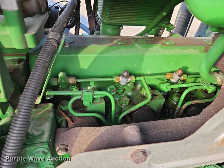 image for item EO4887 2006 John Deere 7220 MFWD tractor