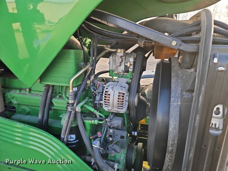 image for item EO4887 2006 John Deere 7220 MFWD tractor