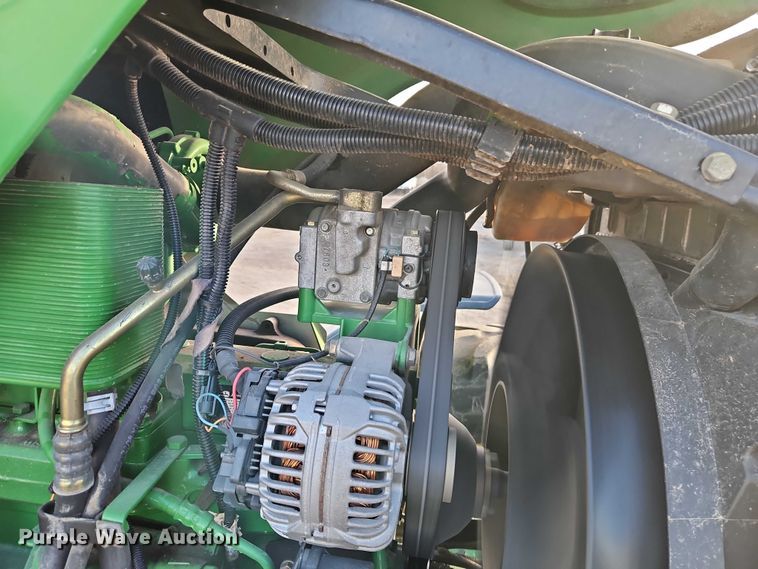 image for item EO4887 2006 John Deere 7220 MFWD tractor