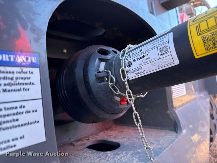 image for item EP2524 2021 Massey Ferguson 2270 large square baler