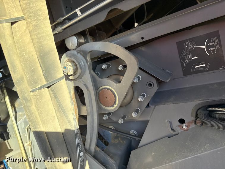 image for item EP2524 2021 Massey Ferguson 2270 large square baler