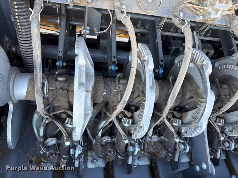 image for item EP2524 2021 Massey Ferguson 2270 large square baler