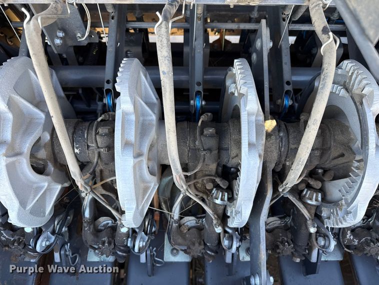 image for item EP2524 2021 Massey Ferguson 2270 large square baler