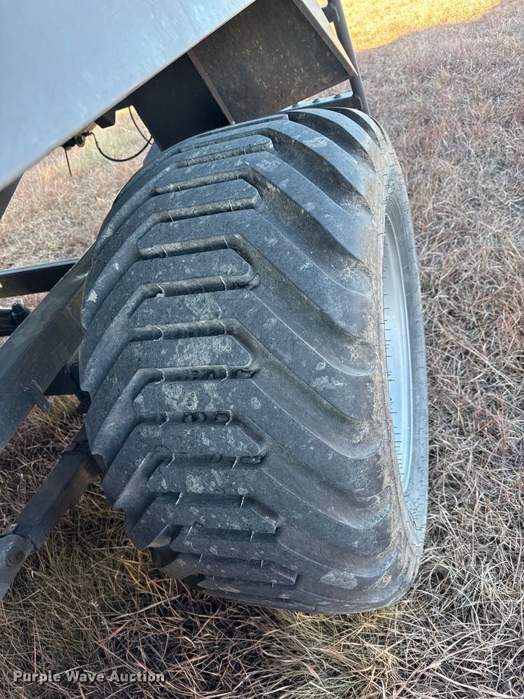 image for item EP2524 2021 Massey Ferguson 2270 large square baler