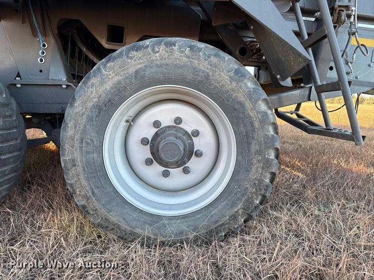 image for item EP2524 2021 Massey Ferguson 2270 large square baler