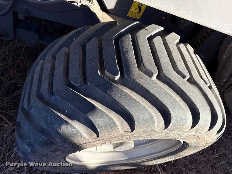 image for item EP2524 2021 Massey Ferguson 2270 large square baler