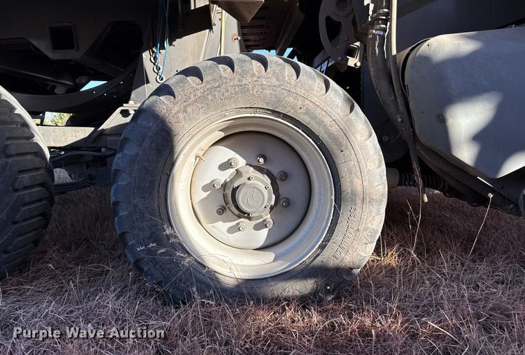 image for item EP2524 2021 Massey Ferguson 2270 large square baler