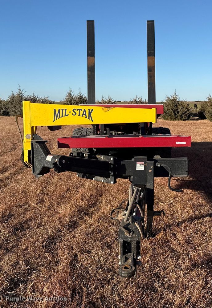 image for item EP2527 Mil-Stak PT/2150T bale stacker