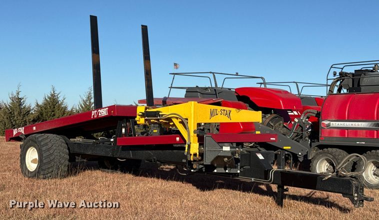 image for item EP2527 Mil-Stak PT/2150T bale stacker
