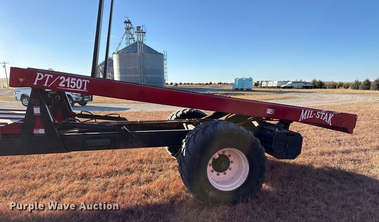 image for item EP2527 Mil-Stak PT/2150T bale stacker