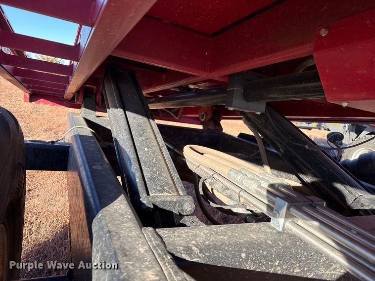 image for item EP2527 Mil-Stak PT/2150T bale stacker