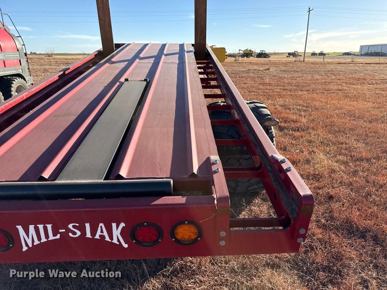 image for item EP2527 Mil-Stak PT/2150T bale stacker