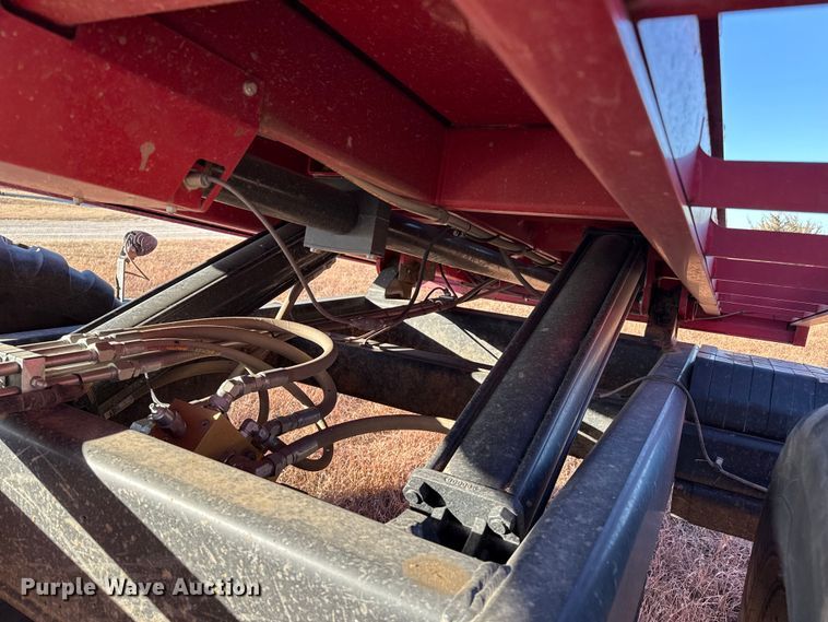 image for item EP2527 Mil-Stak PT/2150T bale stacker