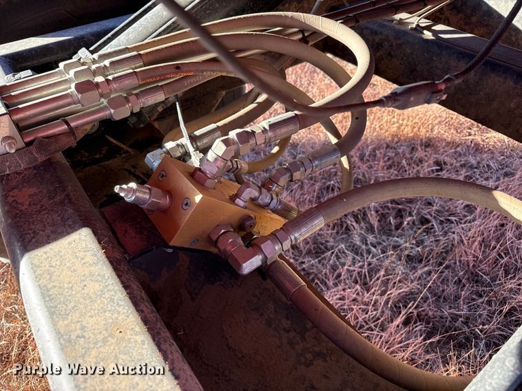 image for item EP2527 Mil-Stak PT/2150T bale stacker