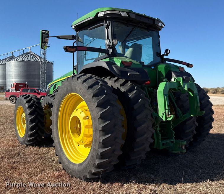 image for item EP2528 2021 John Deere 8R 370 MFWD tractor