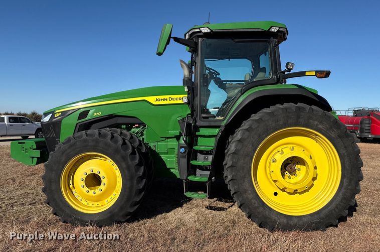image for item EP2528 2021 John Deere 8R 370 MFWD tractor
