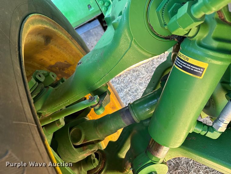 image for item EP2528 2021 John Deere 8R 370 MFWD tractor