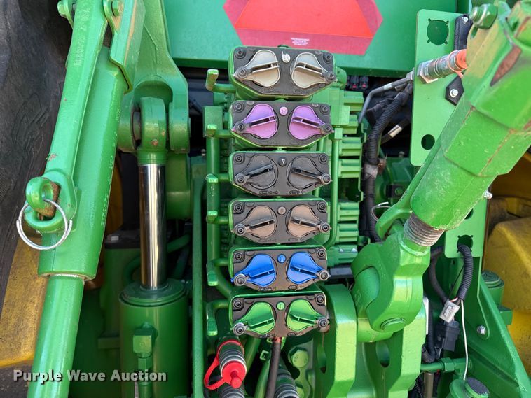 image for item EP2528 2021 John Deere 8R 370 MFWD tractor