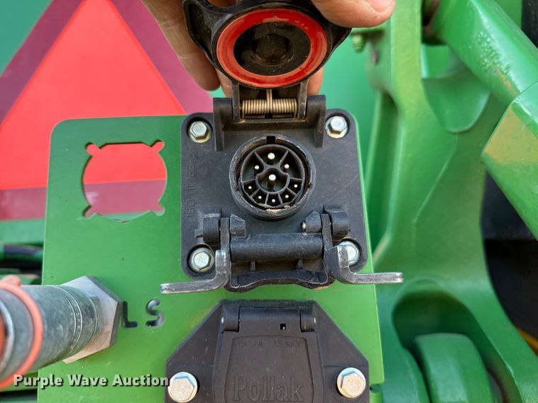 image for item EP2528 2021 John Deere 8R 370 MFWD tractor