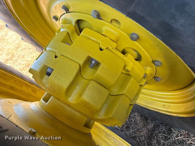 image for item EP2528 2021 John Deere 8R 370 MFWD tractor