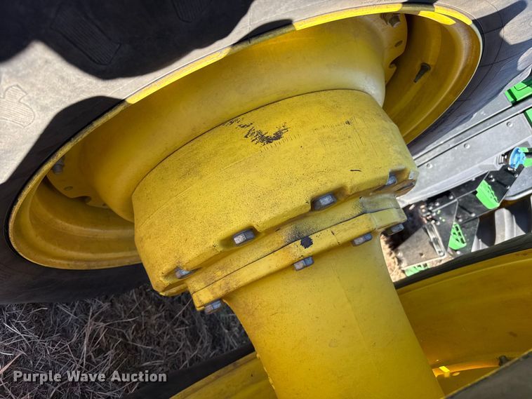 image for item EP2528 2021 John Deere 8R 370 MFWD tractor