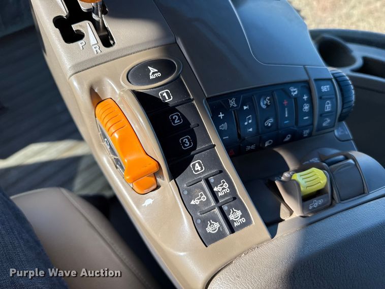 image for item EP2528 2021 John Deere 8R 370 MFWD tractor