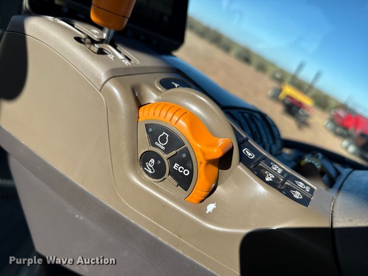 image for item EP2528 2021 John Deere 8R 370 MFWD tractor