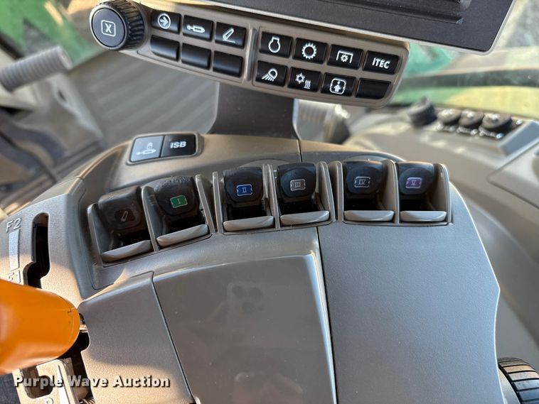 image for item EP2528 2021 John Deere 8R 370 MFWD tractor