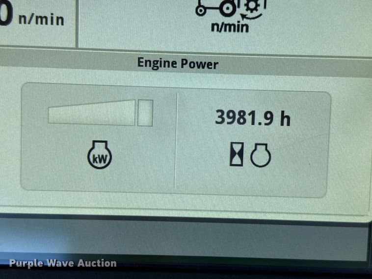 image for item EP2528 2021 John Deere 8R 370 MFWD tractor