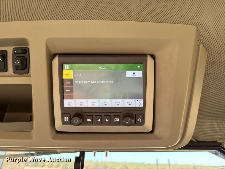 image for item EP2528 2021 John Deere 8R 370 MFWD tractor