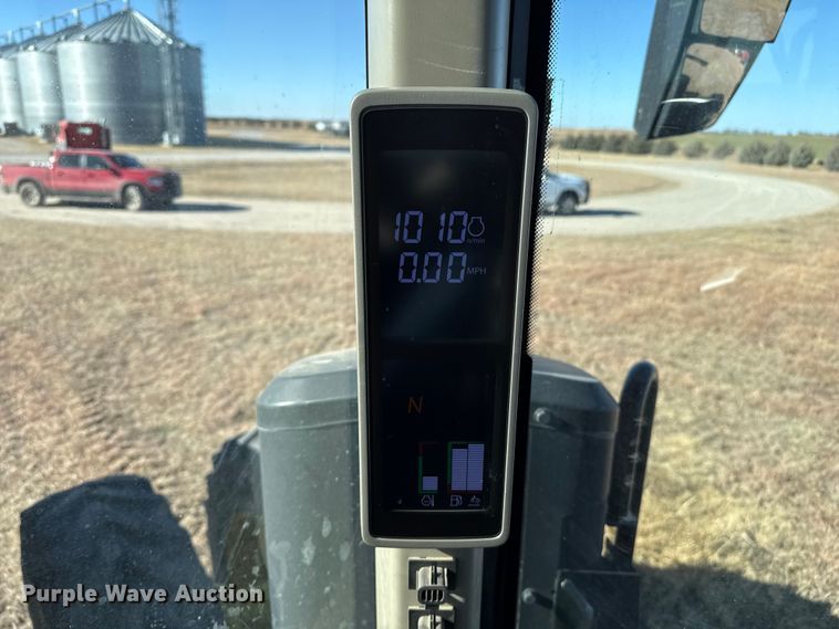 image for item EP2528 2021 John Deere 8R 370 MFWD tractor