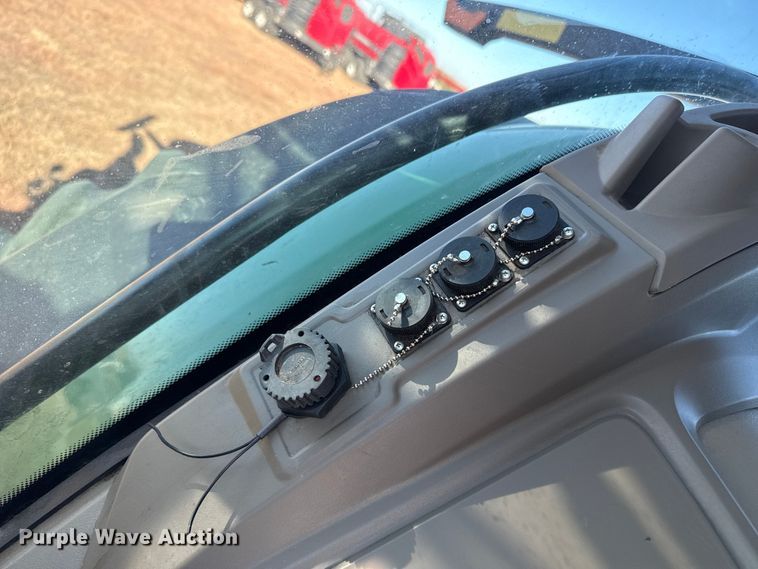 image for item EP2528 2021 John Deere 8R 370 MFWD tractor