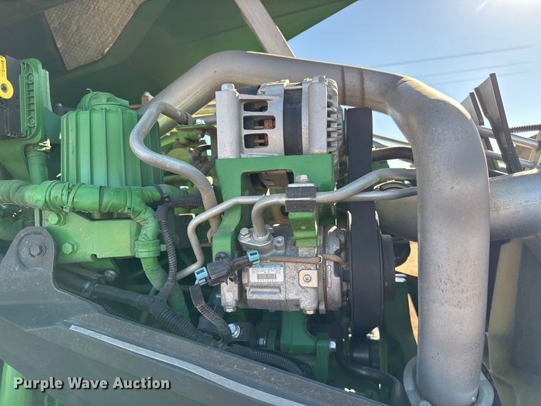 image for item EP2528 2021 John Deere 8R 370 MFWD tractor