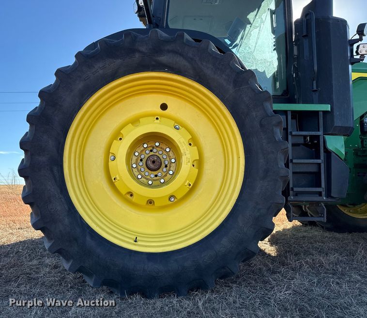 image for item EP2528 2021 John Deere 8R 370 MFWD tractor