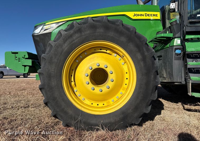 image for item EP2528 2021 John Deere 8R 370 MFWD tractor