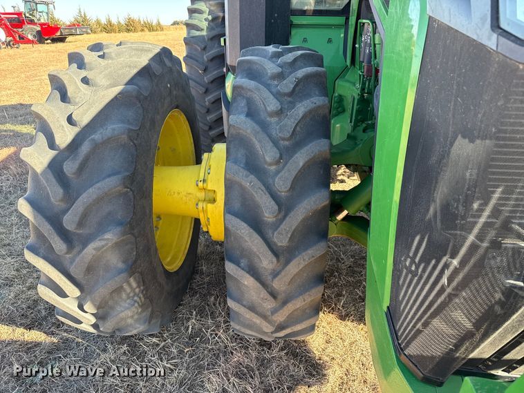 image for item EP2528 2021 John Deere 8R 370 MFWD tractor