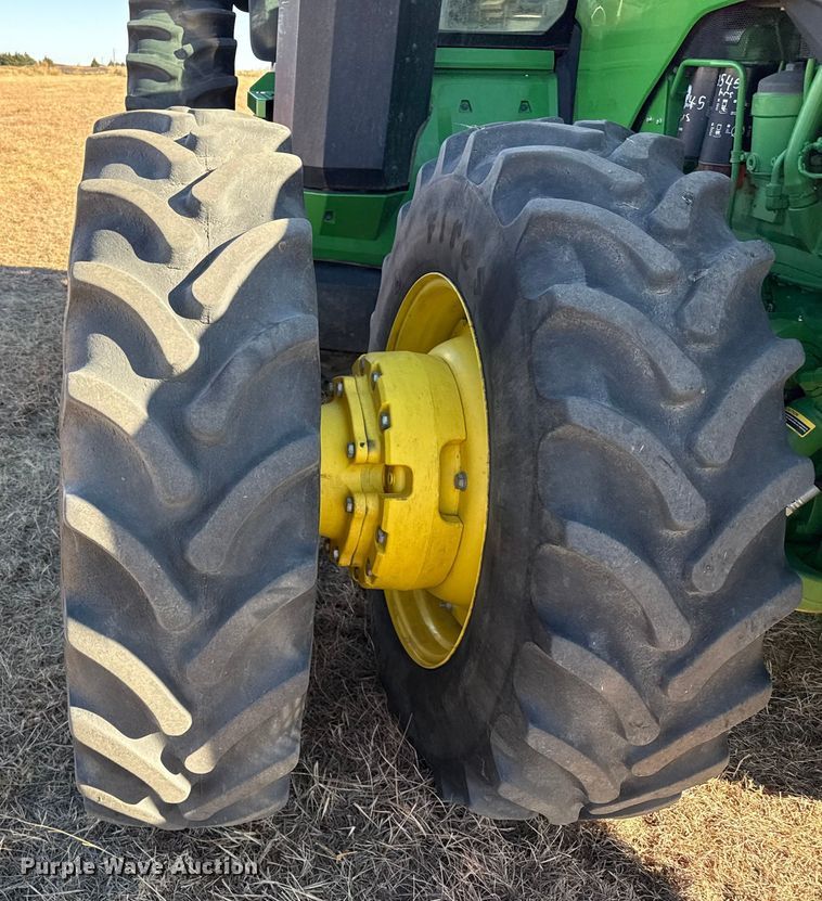 image for item EP2528 2021 John Deere 8R 370 MFWD tractor