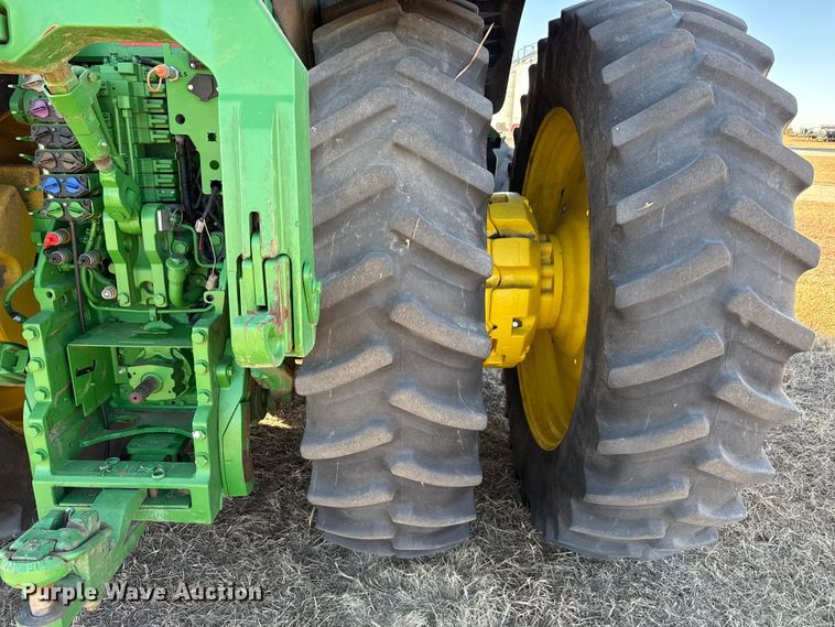 image for item EP2528 2021 John Deere 8R 370 MFWD tractor