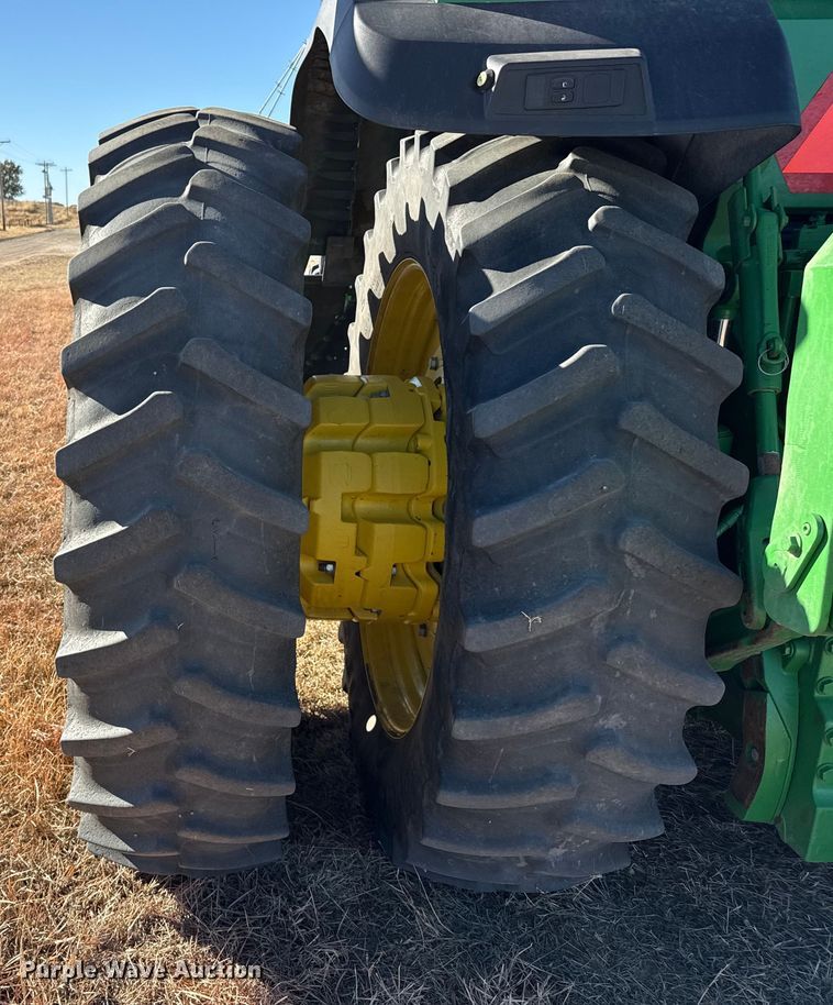 image for item EP2528 2021 John Deere 8R 370 MFWD tractor