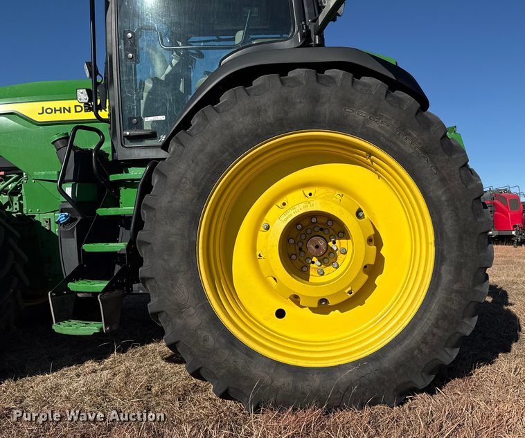 image for item EP2528 2021 John Deere 8R 370 MFWD tractor