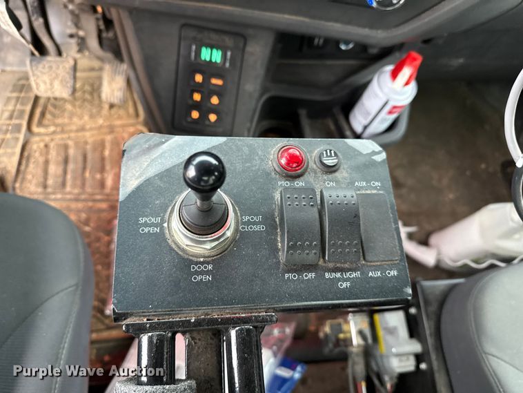 image for item EP2579 2024 Kenworth T480 feed mixer truck