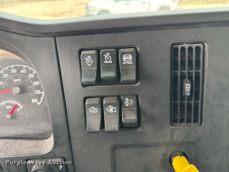 image for item EP2579 2024 Kenworth T480 feed mixer truck