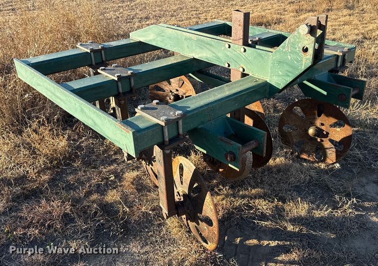 image for item EP2627 Pivot track tiller